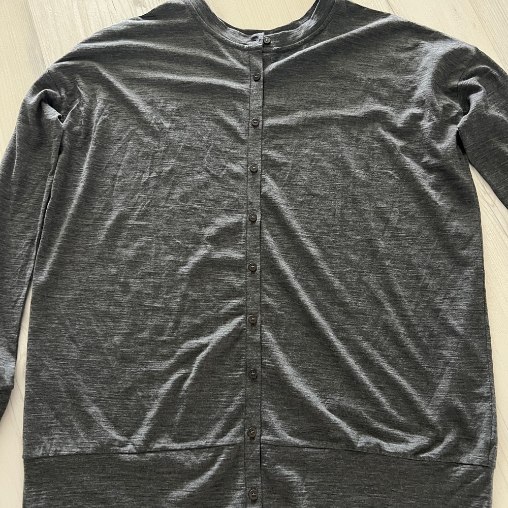 Icebreaker cardigan like new